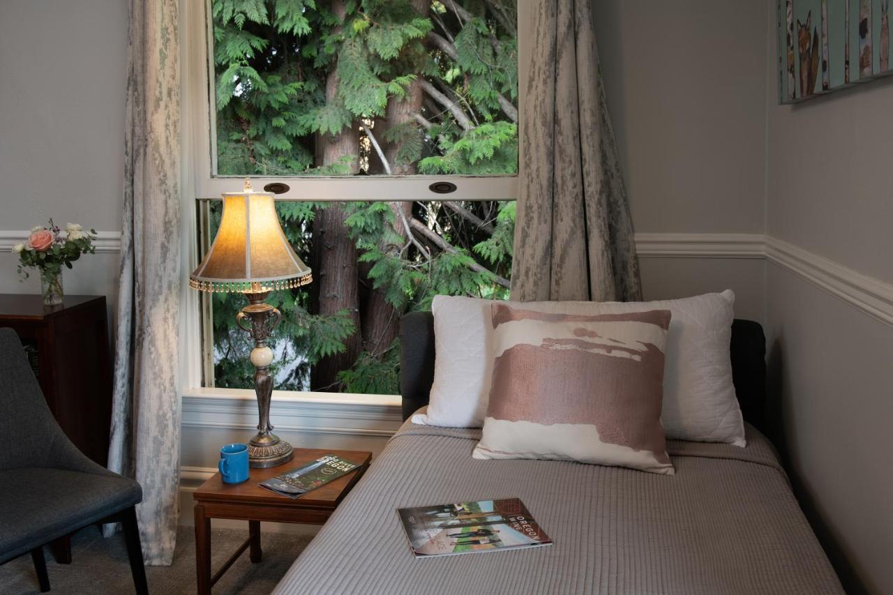 Inn At The Gorge Hood River Extérieur photo